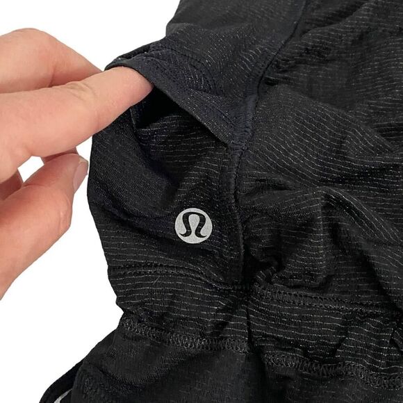 Lululemon Lot of 2 Tank Tops Black No Limits Tank & Run Energy Tank Gym Size 4-6 - Picture 7 of 10